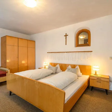 Delightful With Terrace Vakantiehuis