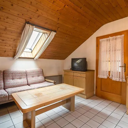 Delightful With Terrace Vakantiehuis *