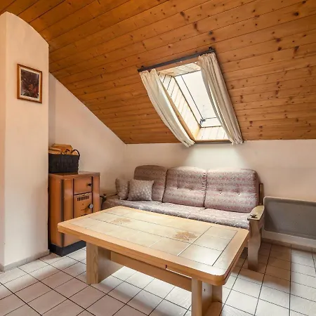 Vakantiehuis Delightful With Terrace *